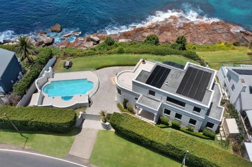 Kookaburra - Oceanfront 4-Bed with Amazing Views