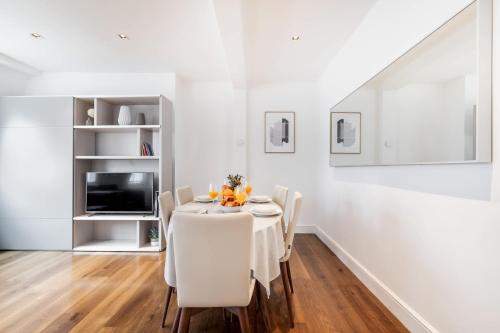 BnBNova - 2BR 2BA - The Heart of Soho - image 5