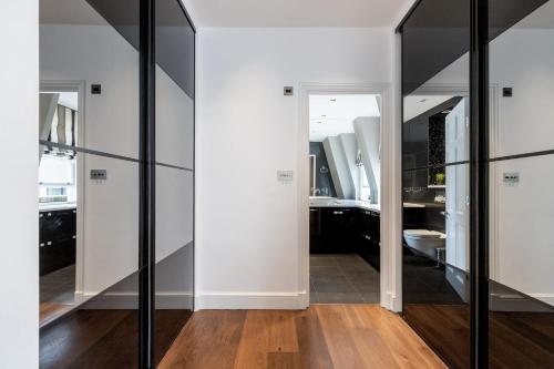 BnBNova - 2BR 2BA - The Heart of Soho - image 14