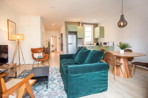 22CRC1039 - Exquisite apartment near the center — other in Calle creu coberta, 121, Barcelona, 08003, Spain