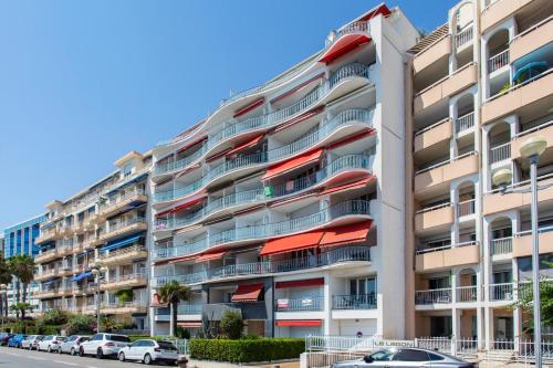 L54 1BDR Promenade Sea View AC & Balcony