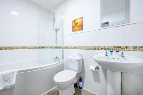 -F10GH- For relaxed and Cosy stay, Free Parking, WiFi, Лидс (фото 6)