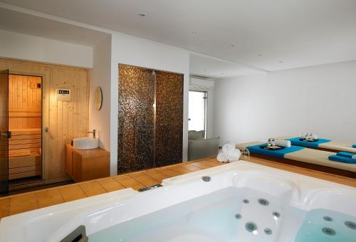 Spa, Anemos Luxury Grand Resort in Gerogioupoli