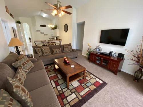 Golf Course Views Southern Dunes Villa in Haines City, USA