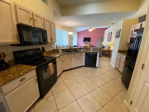 Golf Course Views Large Pool Deck Villa in Southern Dunes in Haines City, USA