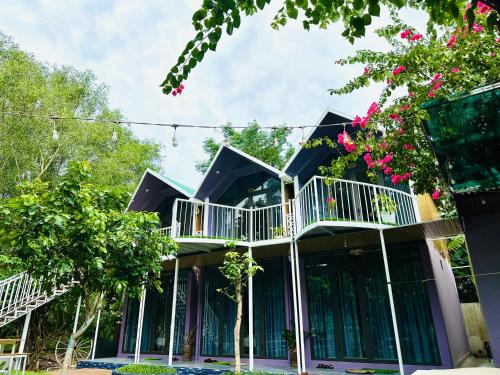 Son River House