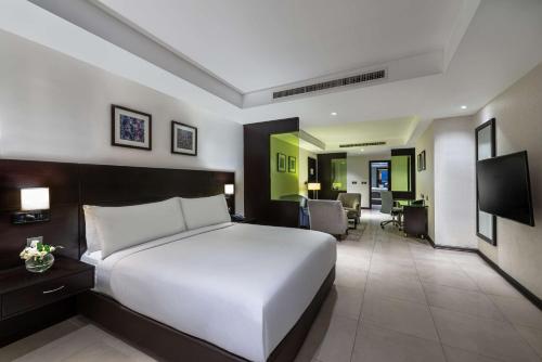 DoubleTree by Hilton Hotel Aqaba Room Type - Junior King Suite with Sea View