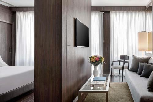 Hyatt Centric Milan Centrale - image 9