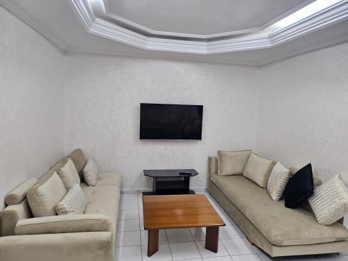 Appartement ensoleillé de 100 m2 à Mohammedia à 10 mn de la mer (Appartement ensoleille de 100 m2 a Mohammedia a 10 mn de la mer) in มูฮัมเมดิอา