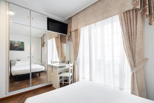 Hotel Alda Santa Cristina - image 2