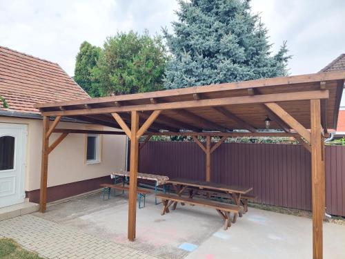 Otthon Apartman