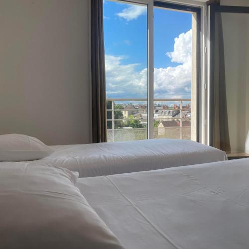 2 bedrooms, 4 beds