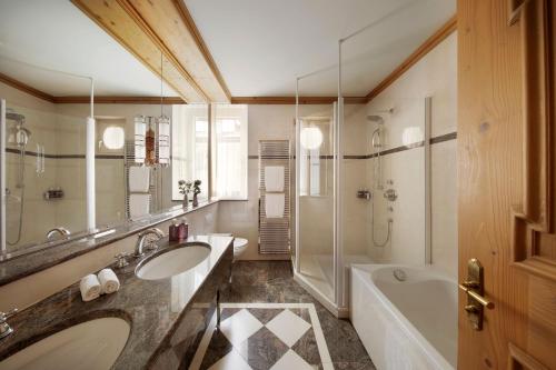Grand Hotel Kronenhof - image 2