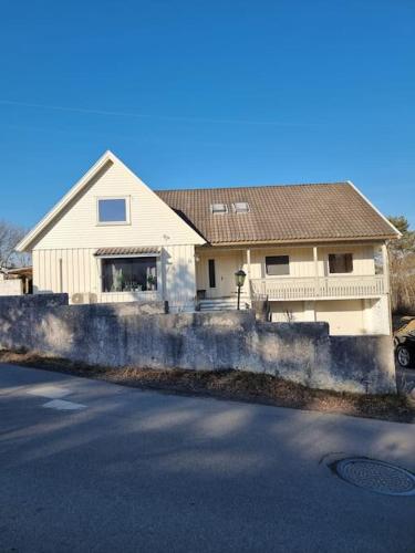 2 etasje Jutulveien 6 in ตอนซเบิก