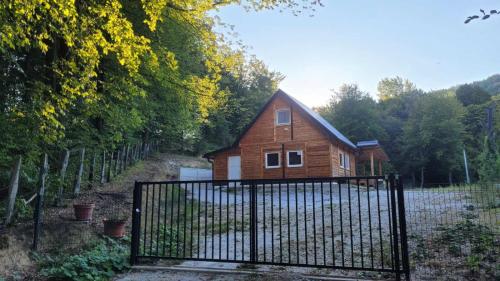 Vikendica Zenik Rakovica