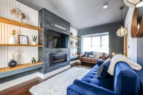 Beautiful 4 Bedroom House Sutton Coldfield Perfect for Groups Contractors Families Relocators – khách sạn tại Sutton Coldfield