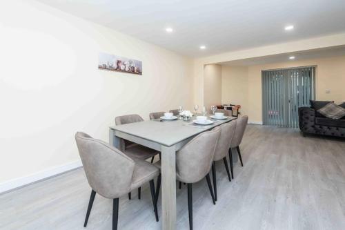 Beautiful, Peaceful, 5 Bedroom home with Hot Tub!, Манчестер (фото 7)