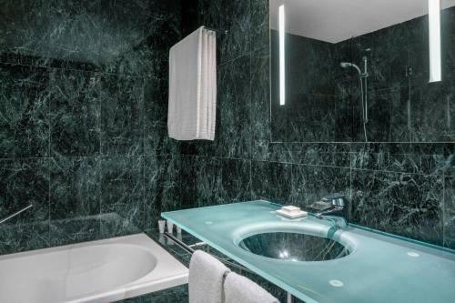 AC Hotel Huelva - image 10
