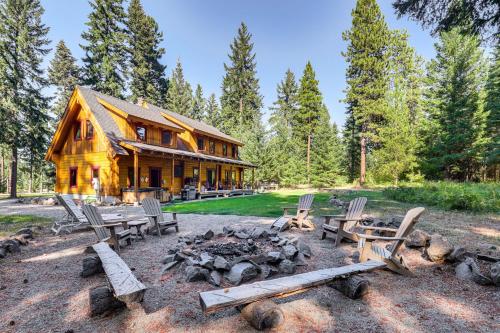 Cle Elum Mountain Cabin with Hot Tub and Trails! - main image