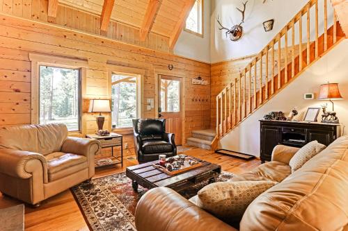 Cle Elum Mountain Cabin with Hot Tub and Trails! - image 3