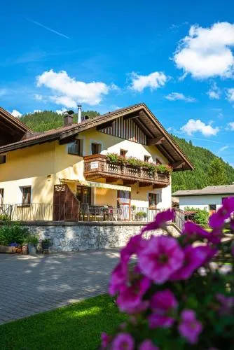 Ferienwohnung Sonnenbichl in Schattwald, Deutschland