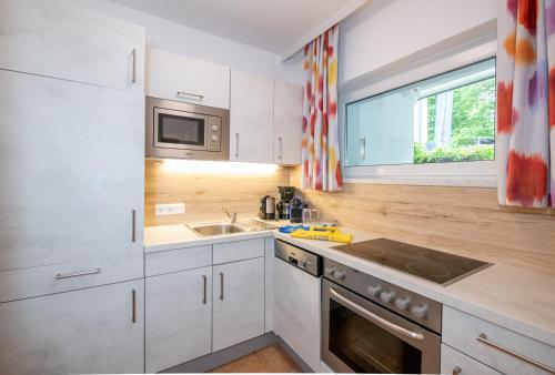 Barry Memle Directly at the Lake - image 3