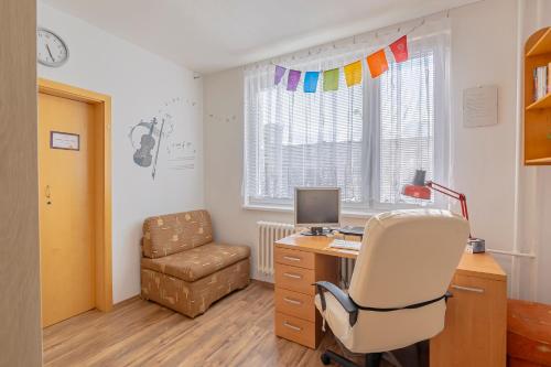 บริการและสิ่งอำนวยความสะดวก, A private ROOM in a shared flat - Soukromý pokoj ve sdíleném bytě (A private ROOM in a shared flat - Soukromy pokoj ve sdilenem byte) in โฮลิเซ