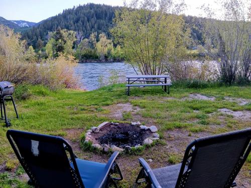 . Snake River Glamping