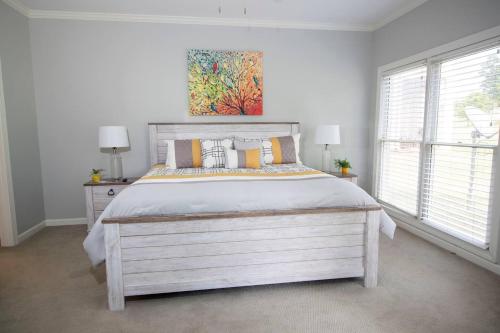 Ground Floor Golf Course Condo - image 11