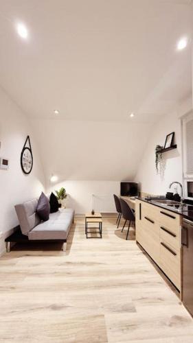 Tiny-Home-Stil Rhein-nah und Top Verkehrsanbindung in Wiesbaden