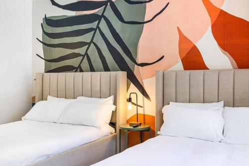 Hollywood Beach Family Vacation Home & Pool at Miami in Hollywood, USA
