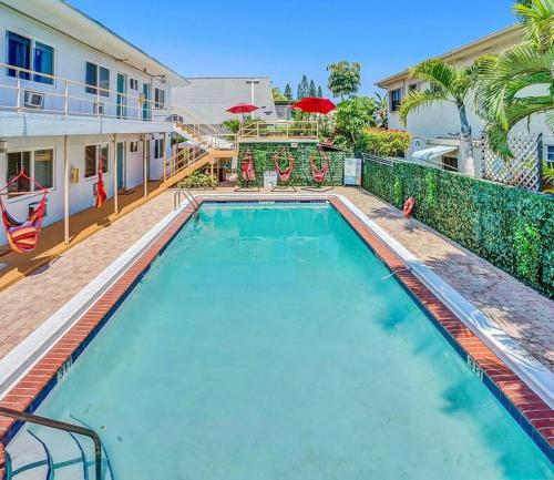 Hollywood Beach Family Vacation Home & Pool at Miami in Hollywood, USA