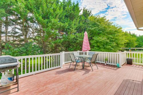 Huge Hagerstown Home with Deck about 4 Mi to Downtown! in Hagerstown, USA