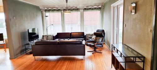 Persvei 10 in Тронсберг