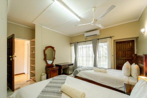 Double or Twin Room image 10