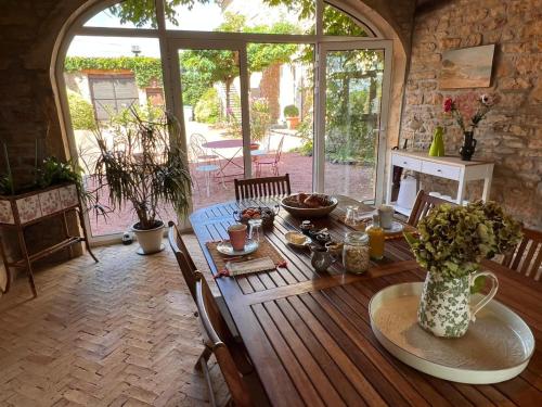 設施, DOMAINE DES FRANCHISES - Beaujolais Village - Charme et authenticité au cœur des Pierres dorées (DOMAINE DES FRANCHISES - Beaujolais Village - Charme et authenticite au cœur des Pierres dorees) in 丹尼斯