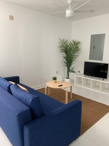 ห้องส่วนกลางสำหรับนั่งเล่น/ดูทีวี, Arecibo Hotel 2104 in อเรซีโบ