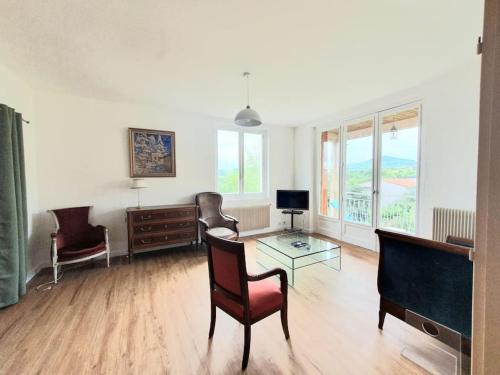 La Maison des Noyers #Parking#Calme#Terrasse Meublé classé 3étoiles (La Maison des Noyers #Parking#Calme#Terrasse Meuble classe 3etoiles) in Ceyrat (Auvergne)
