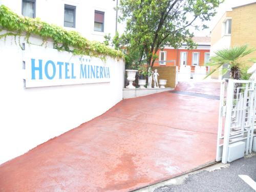 Hotel Minerva - image 2