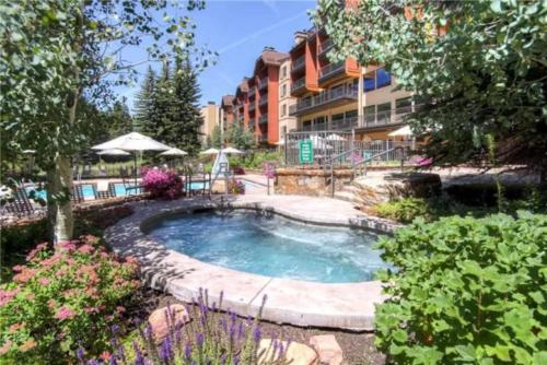 Vail Lion Square 2 Bed Gold