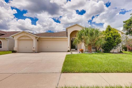 Riverview Home with Screened Pool about 1 Mi to Marina! in Riverview, USA