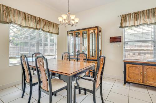 Riverview Home with Screened Pool about 1 Mi to Marina! in Riverview, USA