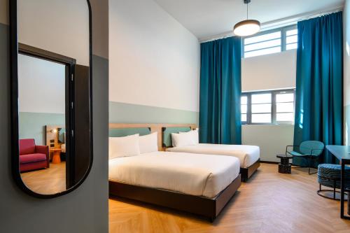 room detail thumbnail 0