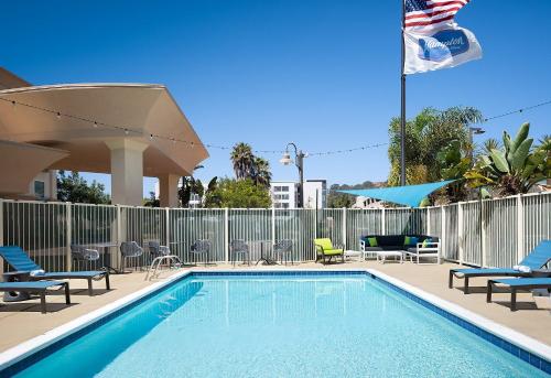 Hampton Inn San Diego/Del Mar - image 7