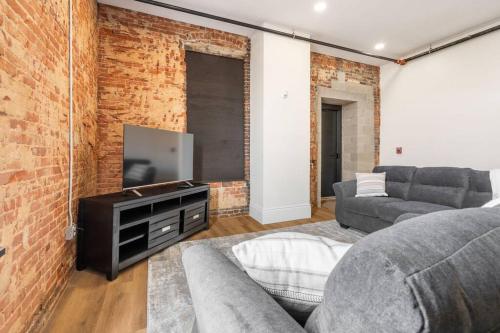 Clay St Suite Clay St Suite