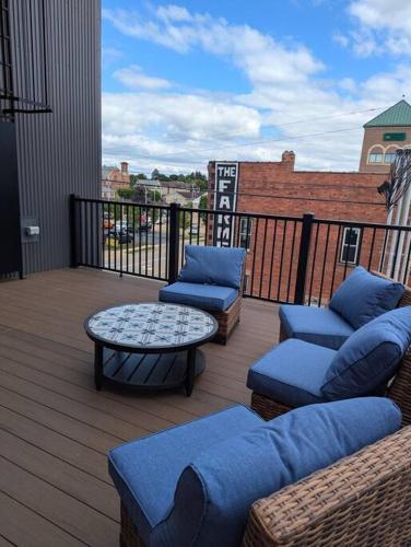 Clay St Suite Clay St Suite