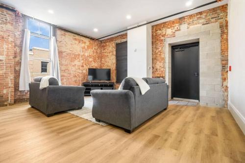 Clay St Suite Clay St Suite