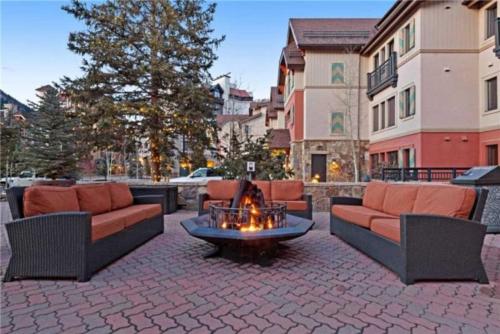Exclusive 4 Bedroom Ski In, Ski Out Vacation Rental With Hot Tubs And Heated Outdoor Pool In Lionshead Village, Vail