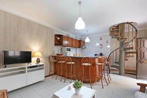Bessa - Casinha Típica do Porto com dois quartos, Порту