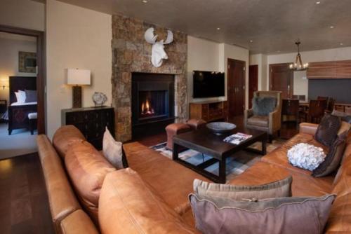 Vail Solaris 2 Bedroom Den - image 3